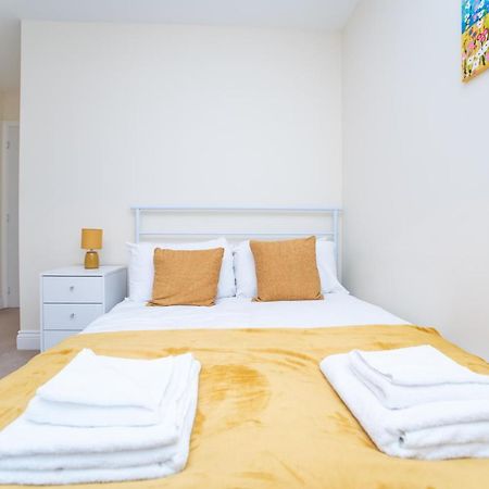 Spacious 2 Bedroom Apartment Newcastle/เกทส์เฮด ภายนอก รูปภาพ