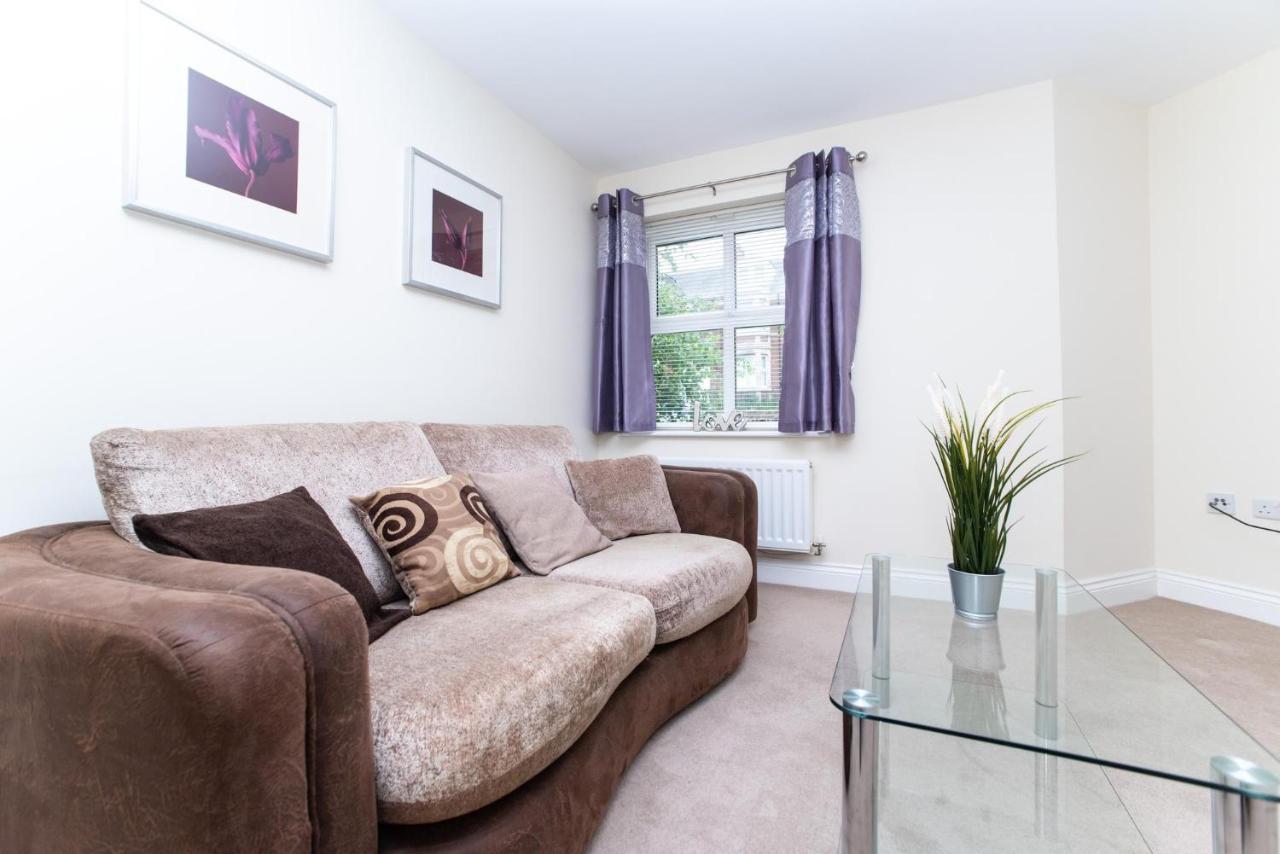 Spacious 2 Bedroom Apartment Newcastle/เกทส์เฮด ภายนอก รูปภาพ