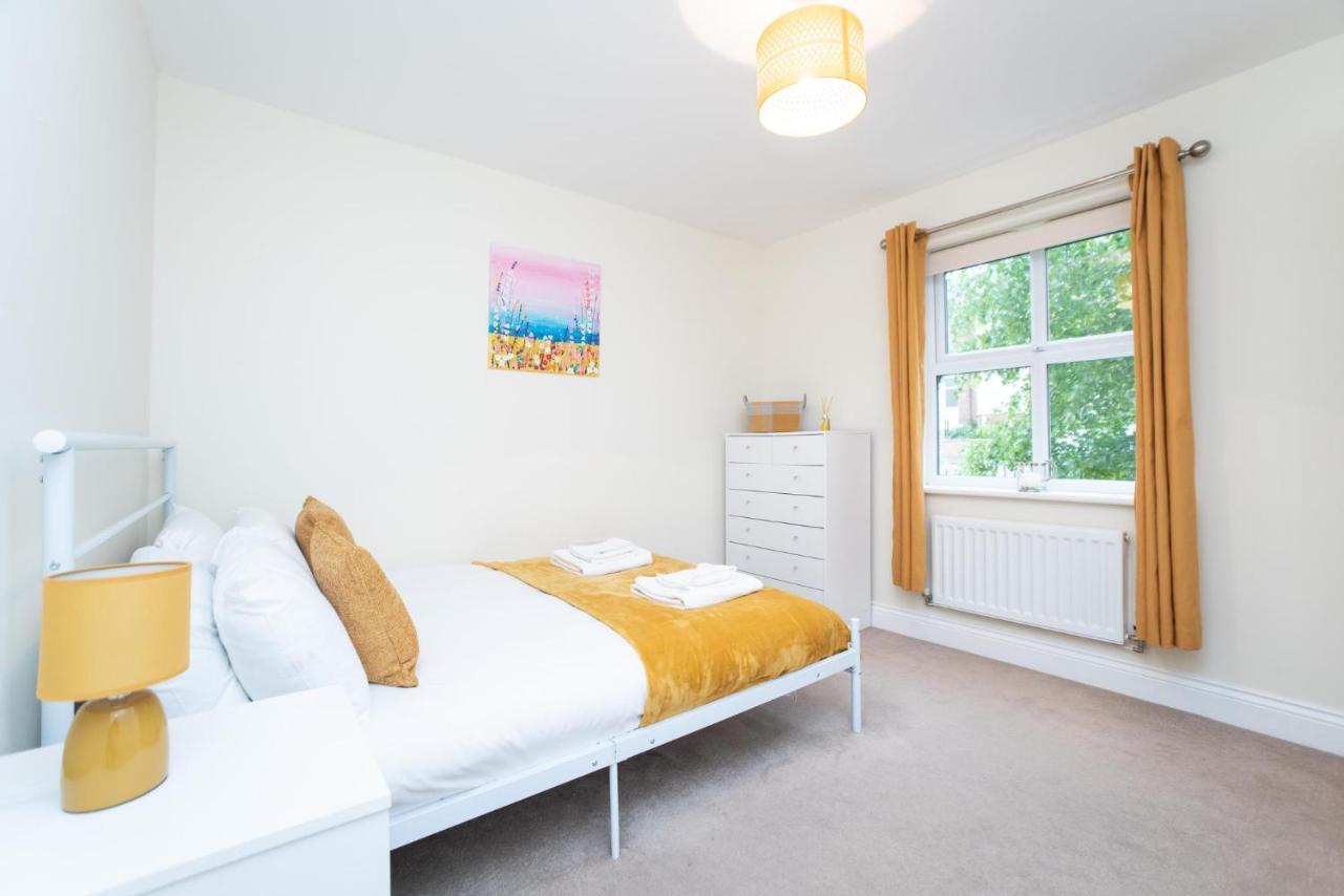 Spacious 2 Bedroom Apartment Newcastle/เกทส์เฮด ภายนอก รูปภาพ